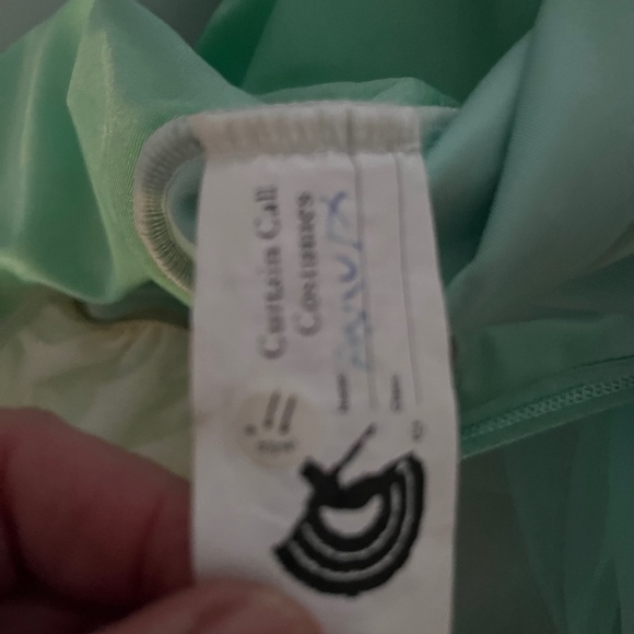 Like new Adult medium ballet costume and barette - Picture 10 of 16